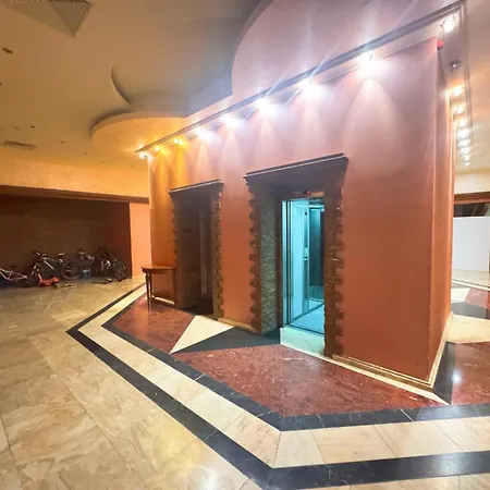 Port Palace 2 Apartment Warna