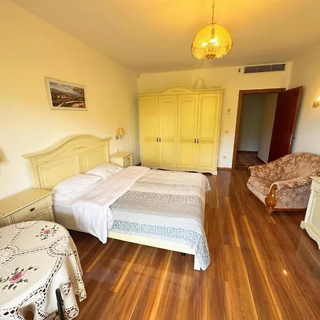 Apartment Port Palace 2